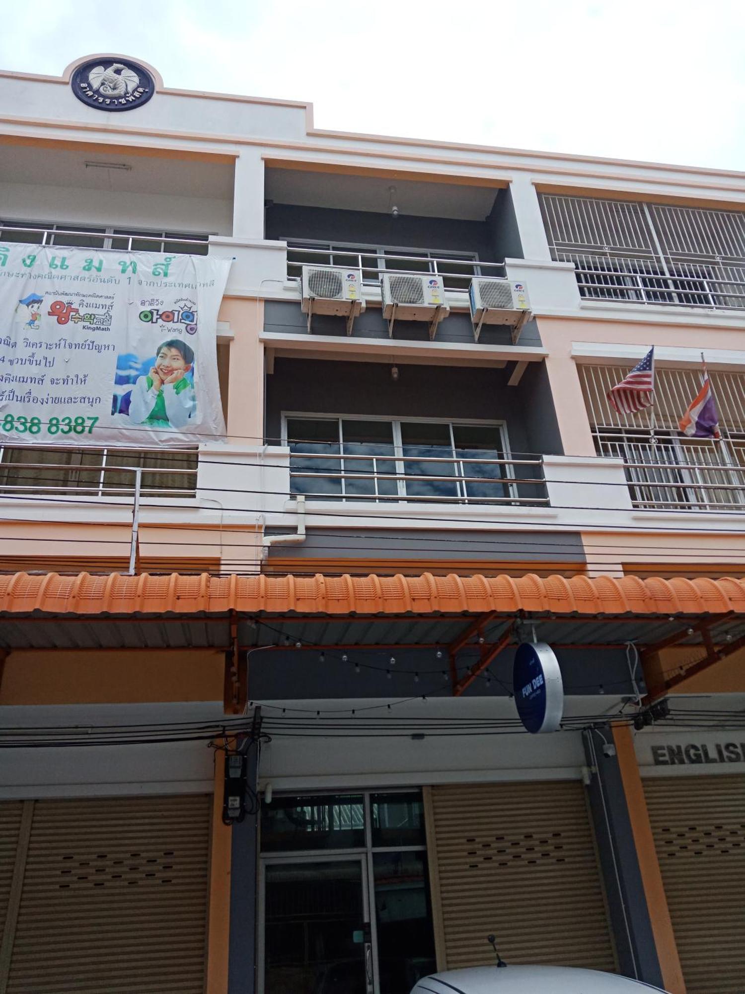 Fun Dee Hostel Ayutthaya מראה חיצוני תמונה
